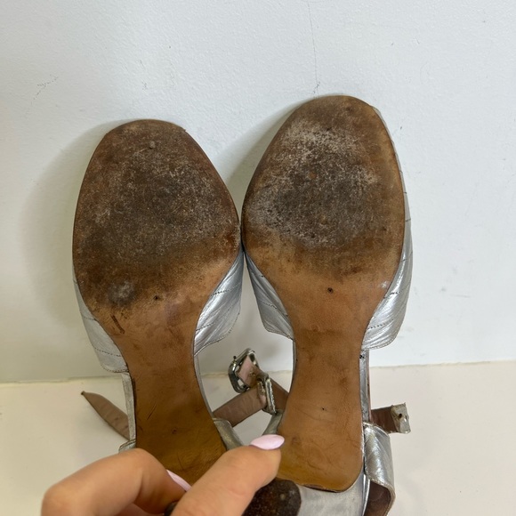 Vintage 1940s Silver Heels - Picture 5 of 6